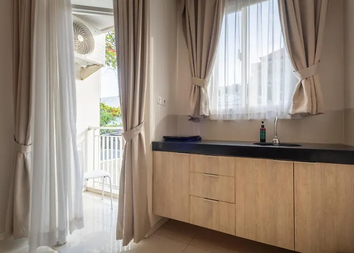 Bali Bustle Pararaton Coliving And Coworking Space Aparthotel Legian (Bali)